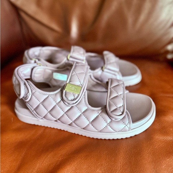 NEW Without Tags CALIA by Carrie Underwood Quilted Sandals - Lavender - Picture 3 of 7